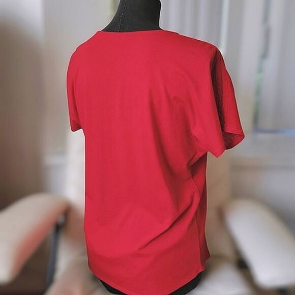 Olsen red linen blend crochet detail v-neck short sleeve t-shirt - Picture 2 of 12